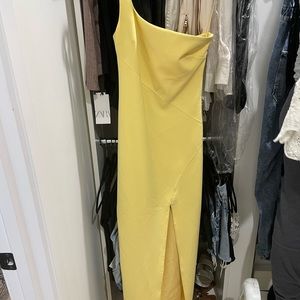 Likely dress in yellow size 0